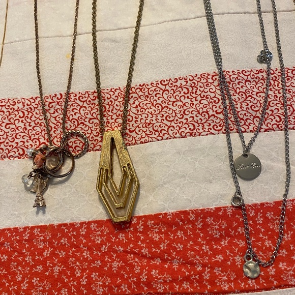 Long necklaces - Picture 3 of 4